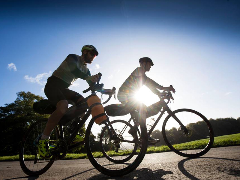 dap xe co lam to chan khong